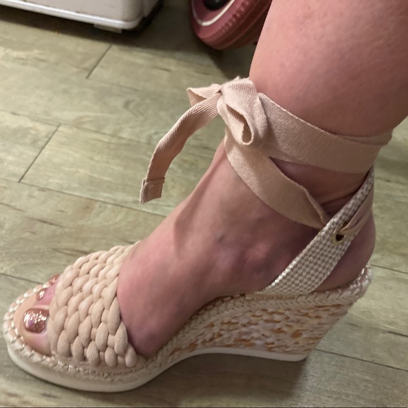 Meet your Posher, Erica - Picture 7 of 17